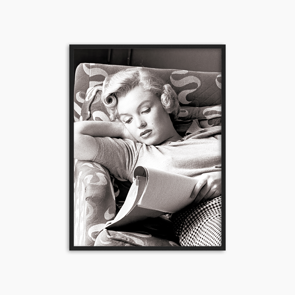 Marilyn Reading